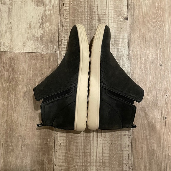 Women’s True Craft Black Ankle Zip Sneakers - Picture 4 of 14